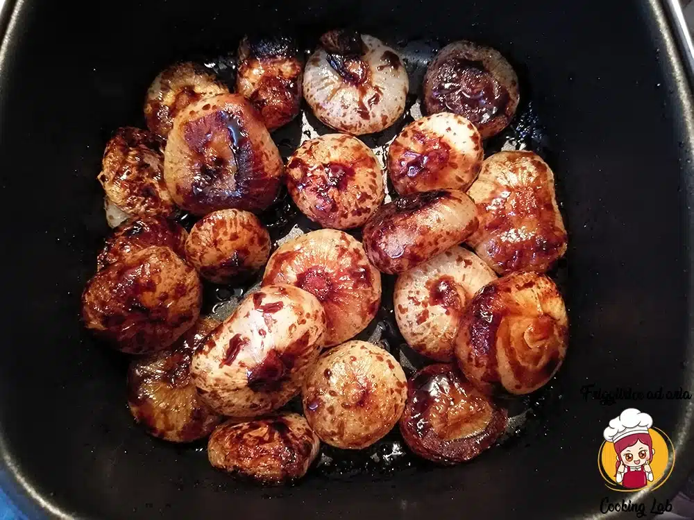 Cipolline agrodolci con aceto balsamico nella friggitrice ad aria Cipolline agrodolci con aceto balsamico nella friggitrice ad aria