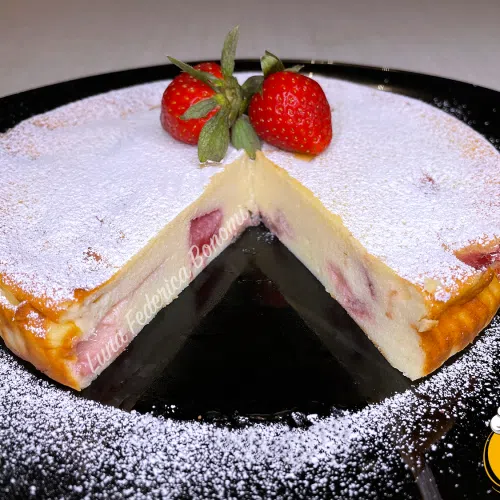 Torta ricotta e fragole nella friggitrice ad aria 1 torta ricotta e fragole nella friggitrice ad aria